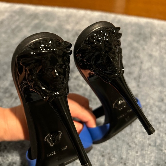 Open toe high hills stiletto sandals VERSACE / MADE IN ITALY / size 5 - Picture 5 of 6